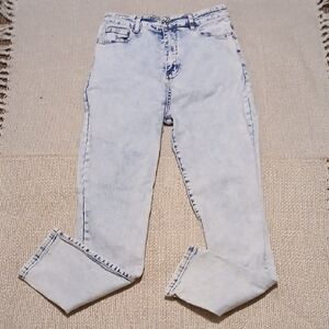 Chipre Light Wash Straight Leg Jeans